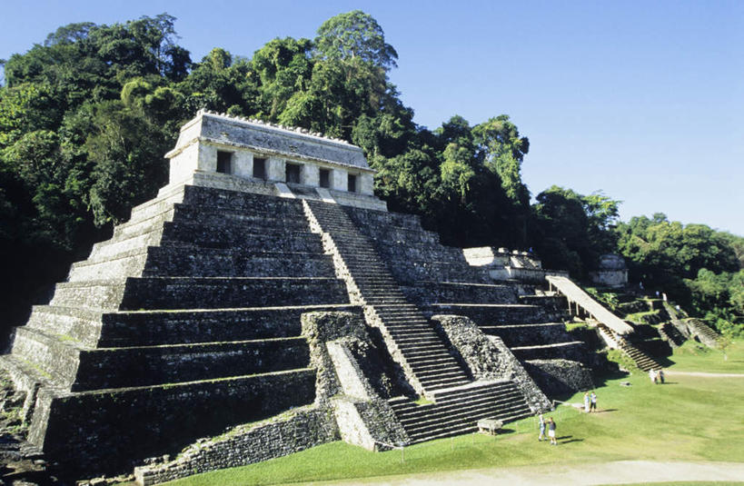 无人,横图,室外,白天,正面,旅游,度假,草地,草坪,名胜古迹,植物,地标,墨西哥,遗迹,三角形,古迹,历史,文物,娱乐,古建筑,草,树,树木,蓝色,绿色,蓝天,天空,自然,天,享受,休闲,旅游胜地,金字塔,放松,生长,晴朗,成长,北美,陵墓,北美洲,玛雅金字塔,美洲,古文明,万里无云,帕伦克,恰帕斯,恰帕斯州,方锥形,北亚美利加洲,亚美利加洲,墨西哥合众国,仙人掌王国,玛雅神庙,帕伦克金字塔,晴空,晴空万里,彩图,标志性建筑