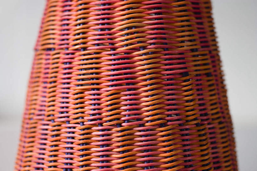 无人,交叉,横图,室内,特写,白天,正面,竹子,静物,竹制,编织,篮子,一个,红色,竹篮,单个,竹条,交织,竹制品,穿插,彩图