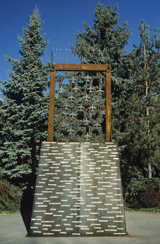 无人,竖图,室外,白天,正面,旅游,度假,美景,植物,城市,美国,景观,娱乐,树,树木,蓝色,绿色,蓝天,天空,自然,天,享受,休闲,景色,放松,生长,晴朗,成长,北美,北美洲,自然风光,美洲,新墨西哥,万里无云,首府,新墨西哥州,北亚美利加洲,亚美利加洲,迷人之地,迷人之州,圣达菲,圣塔菲,桑塔菲,晴空,晴空万里,彩图