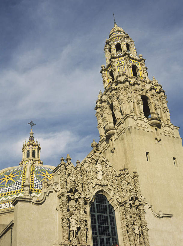 无人,博物馆,竖图,室外,白天,仰视,旅游,度假,标志建筑,地标,建筑,美国,研究,云,云朵,塔,教育,云彩,娱乐,建设,蓝色,白云,蓝天,天空,天,享受,休闲,旅游胜地,放松,晴朗,展览,北美,北美洲,欣赏,加利福尼亚,美洲,陈列,加州,圣地亚哥,加利福尼亚州,金州,黄金州,圣地亚哥巴尔博亚公园,巴尔博亚公园,圣地牙哥,圣迭戈,北亚美利加洲,亚美利加洲,典藏,晴空,彩图,低角度拍摄