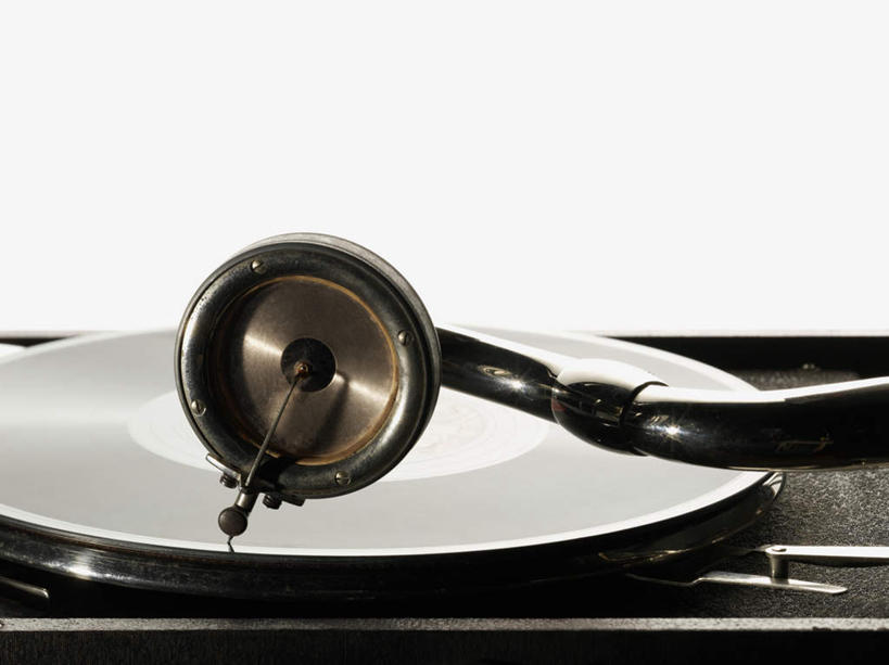 无人,横图,室内,特写,白天,白色背景,正面,陶醉,快乐,静物,阴影,反射,影子,音乐,音乐播放器,一个,享受,摄影,影棚,单个,家用电器,留声机,唱片机,彩图,影棚拍摄,拍摄,播放器,沉醉