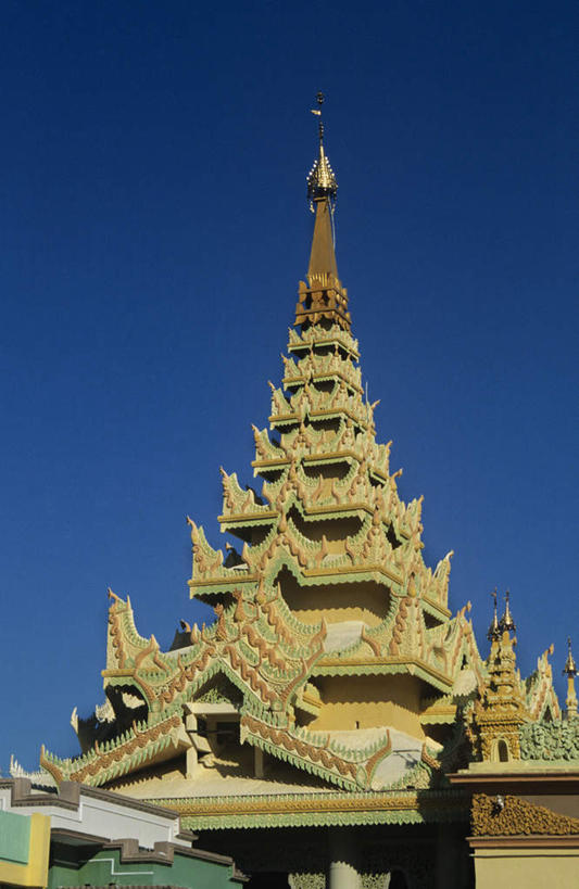 无人,寺庙,竖图,室外,白天,仰视,旅游,度假,名胜古迹,标志建筑,地标,建筑,缅甸,亚洲,遗迹,塔,古迹,文物,娱乐,建设,古建筑,宝塔,蓝色,蓝天,天空,庙宇,天,享受,休闲,旅游胜地,放松,东南亚,晴朗,古文明,万里无云,缅甸联邦,曼德勒,省会,浮图,浮屠,曼德勒省,晴空,晴空万里,彩图,低角度拍摄,庙,寺