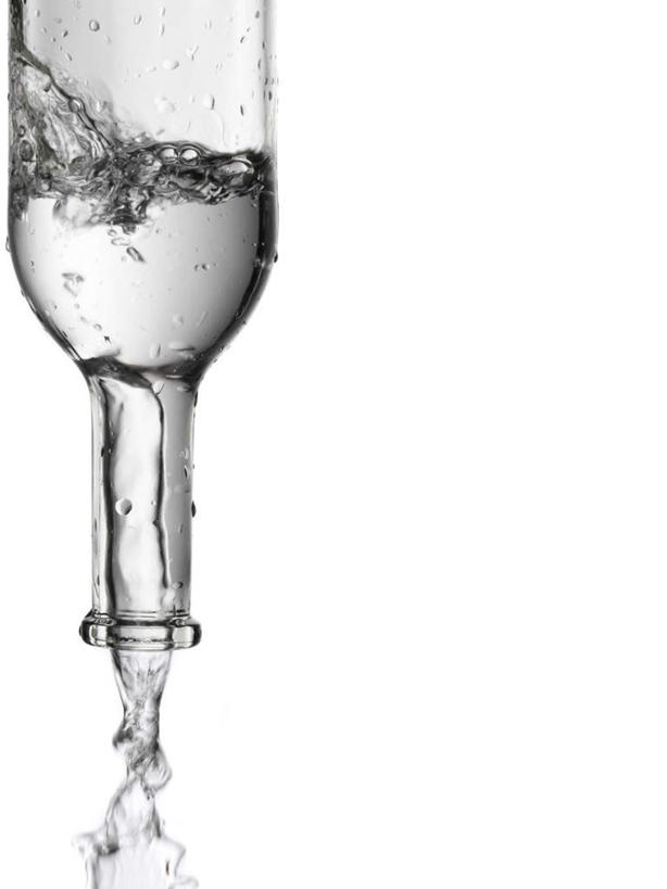 无人,竖图,室内,特写,白天,白色背景,正面,水,倒,阴影,飞溅,溅,反射,罐子,液体,影子,水滴,玻璃制品,水珠,一个,玻璃瓶,瓶子,摄影,流动,影棚,单个,倾泻,倾注,喷洒,泼洒,彩图,影棚拍摄,拍摄