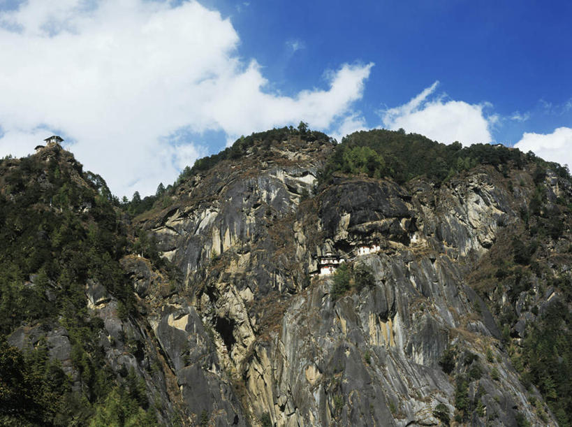 无人,横图,室外,白天,正面,旅游,度假,石头,美景,山,山脉,植物,不丹,亚洲,节日,石子,景观,山峰,云,云朵,山峦,云彩,文化,娱乐,树,树木,蓝色,绿色,白云,蓝天,天空,自然,群山,天,祈祷,享受,休闲,健康,景色,放松,许愿,宗教,信仰,生长,晴朗,成长,纪念,祈求,基督教,天主教,自然风光,修道院,南亚,信念,不丹王国,神学院,修院,隐修院,巴罗,虎穴寺,平安,石块,岩石,晴空,彩图