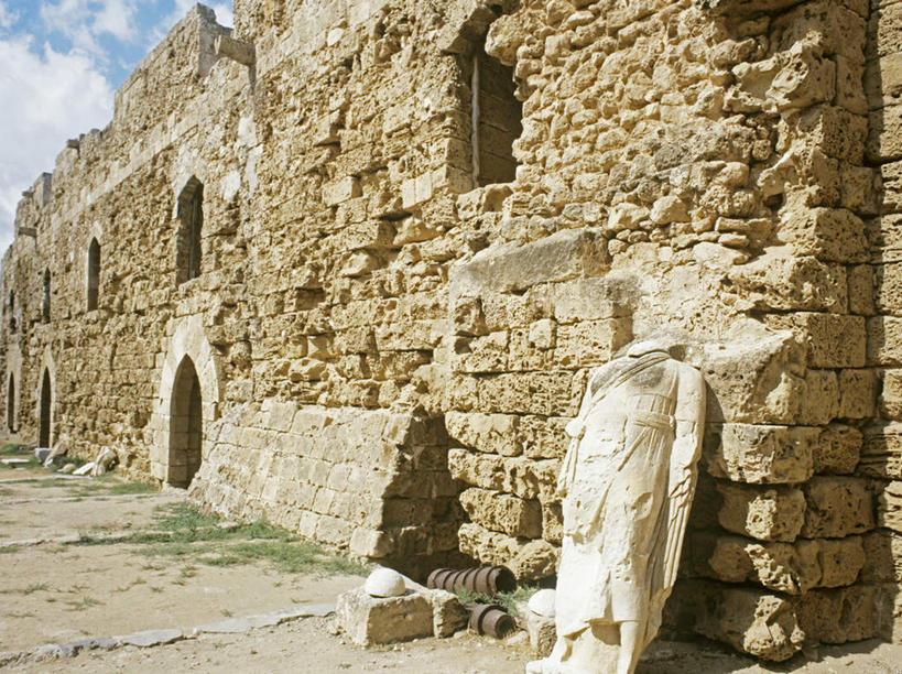 无人,横图,室外,白天,正面,旅游,度假,美景,雕塑,塞浦路斯,亚洲,阴影,艺术,装饰,光线,雕刻,雕像,影子,景观,云,云朵,云彩,娱乐,石雕,废墟,蓝色,白云,蓝天,天空,阳光,自然,工艺品,天,享受,休闲,景色,放松,晴朗,纪念,美术,自然风光,主题,西亚,陈列,功能,美学,塞浦路斯共和国,法马古斯塔,晴空,彩图