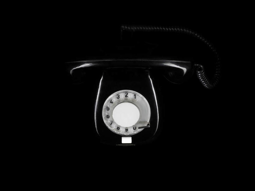 无人,打电话,横图,俯视,室内,特写,白天,静物,电话,阴影,黑色背景,反射,影子,通讯设备,一个,话筒,电话线,摄影,影棚,单个,交流,电话机,沟通,通话,彩图,高角度拍摄,影棚拍摄,拍摄