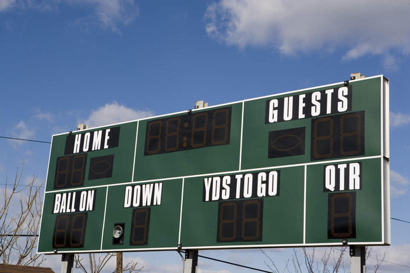 无人,横图,室外,白天,仰视,度假,显示器,美景,植物,城市风光,城市,一排,阴影,整齐,光线,英文,标志,屏幕,文字,影子,字符,字母,景观,云,云朵,云彩,娱乐,标识,显示屏,树,树木,排列,一个,蓝色,绿色,白云,蓝天,天空,阳光,自然,天,享受,休闲,景色,放松,生长,晴朗,单个,成长,英文字母,队列,输出设备,记分牌,电子记分牌,晴空,彩图,低角度拍摄