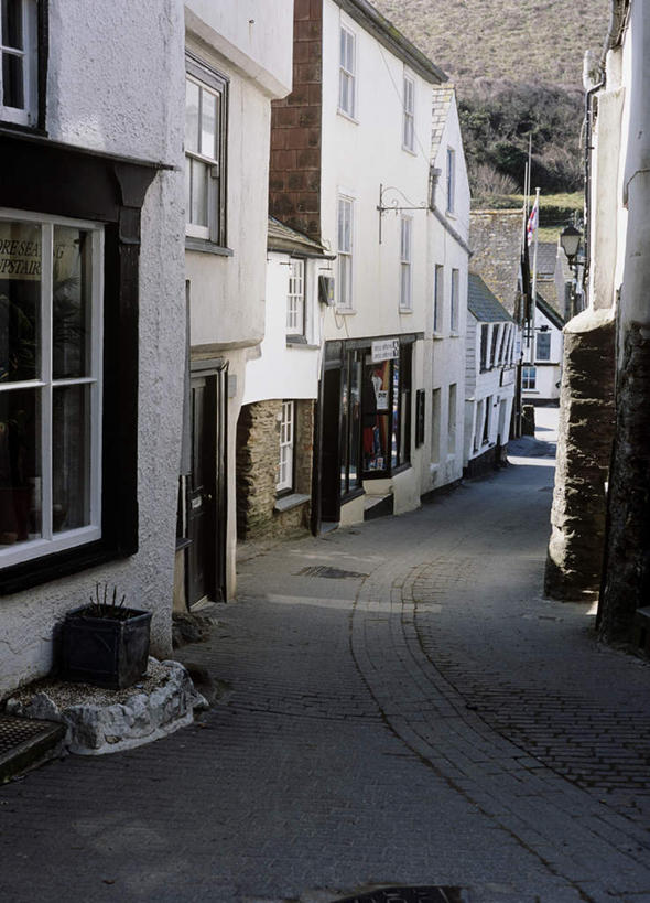 无人,家,竖图,室外,白天,正面,度假,美景,窗户,城市风光,城市,道路,路,公路,英国,欧洲,许多,阴影,光线,影子,房屋,屋子,景观,公寓,交通,娱乐,洋房,楼房,玻璃窗,住宅,排列,阳光,享受,休闲,景色,放松,西欧,大不列颠,大不列颠及北爱尔兰联合王国,大不列颠联合王国,日不落英帝国,摆列,康沃尔,康沃尔郡,艾萨克港,马路,彩图,房子,布列,分列