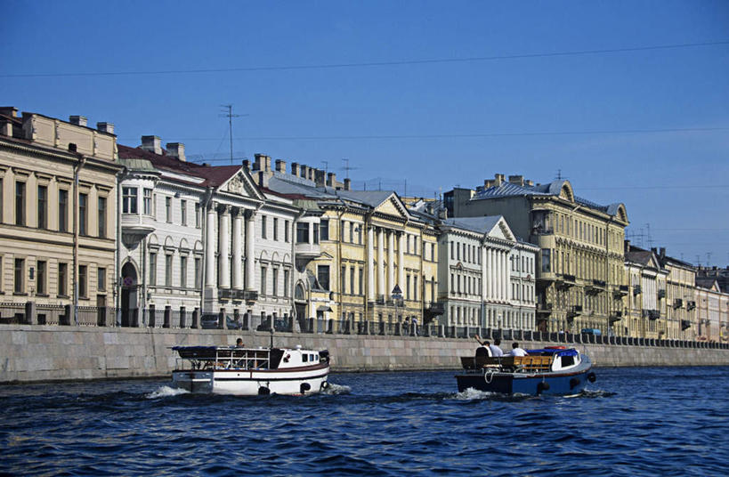 无人,家,横图,室外,白天,仰视,度假,河流,美景,水,城市风光,城市,轮船,船,美国,阴影,波纹,飞溅,溅,光线,液体,影子,房屋,屋子,河水,景观,水滴,水流,两艘,娱乐,楼房,住宅,水珠,蓝色,蓝天,水纹,天空,阳光,船尾波,交通工具,波浪,天,享受,休闲,景色,放松,晴朗,北美,北美洲,喷洒,载具,美洲,佛罗里达,佛罗里达州,佛州,阳光州,万里无云,圣彼得堡,北亚美利加洲,亚美利加洲,晴空,晴空万里,彩图,低角度拍摄,房子,圣彼得斯堡