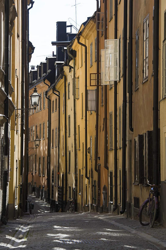 无人,家,竖图,室外,白天,正面,旅游,度假,标志建筑,道路,地标,建筑,路,自行车,瑞典,欧洲,房屋,屋子,小路,交通,首都,娱乐,建设,楼房,住宅,车,脚踏车,交通工具,享受,休闲,旅游胜地,放松,斯堪的纳维亚,载具,北欧,斯德哥尔摩,斯堪的纳维亚半岛,首府,瑞典王国,斯德哥尔摩省,彩图,房子