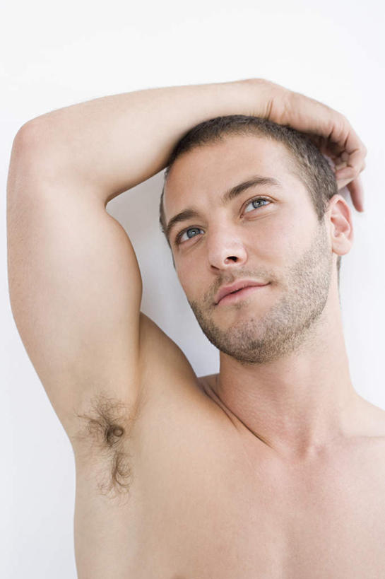 西方人,腋窝,肌肉,健壮,一个人,举,竖图,室内,白天,白色背景,正面,欧洲,欧洲人,仅一个男性,仅一个人,注视,裸露,仅一个年轻男性,观察,看,托,健康,活力,力量,摄影,影棚,观看,青春,察看,强壮,关注,裸,男人,男性,年轻男性,白种人,举起,举手,举着,向上举,向上伸,向上托,半身,彩图,影棚拍摄,拍摄