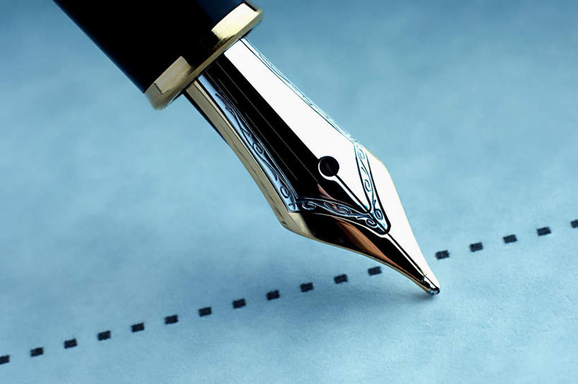 无人,横图,俯视,室内,特写,白天,静物,笔,材料,档案,文件,纸,办公用品,钢笔,文具,手稿,学习用品,资料,摄影,影棚,文具用品,证明,一支,文档,彩图,高角度拍摄,影棚拍摄,拍摄