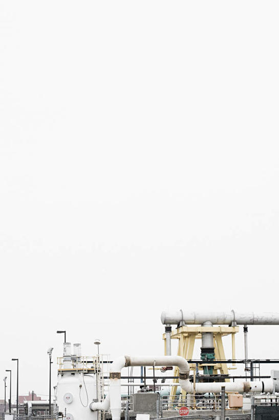 无人,工厂,竖图,室外,白天,仰视,支架,架子,脚手架,施工,天空,天,晴朗,支撑,固定,万里无云,晴空,晴空万里,彩图,低角度拍摄,工地,制造厂,稳固