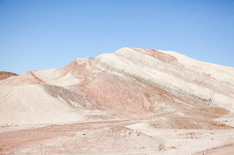 无人,横图,室外,白天,正面,旅游,度假,石头,美景,沙漠,山,山脉,阿根廷,阴影,光线,石子,影子,景观,山峰,山峦,娱乐,蓝色,蓝天,天空,阳光,自然,群山,天,享受,休闲,景色,南美,放松,晴朗,南美洲,拉丁美洲,自然风光,美洲,圣胡安,万里无云,亚美利加洲,南亚美利加洲,阿根廷共和国,圣胡安省,大漠,砂漠,石块,岩石,晴空,晴空万里,彩图