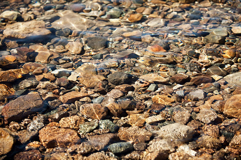 无人,横图,俯视,室外,白天,旅游,度假,湖,湖泊,石头,美景,水,阿根廷,石子,湖面,景观,水流,水面,娱乐,自然,湖水,享受,休闲,景色,南美,放松,南美洲,拉丁美洲,自然风光,美洲,亚美利加洲,南亚美利加洲,阿根廷共和国,石块,岩石,彩图,高角度拍摄