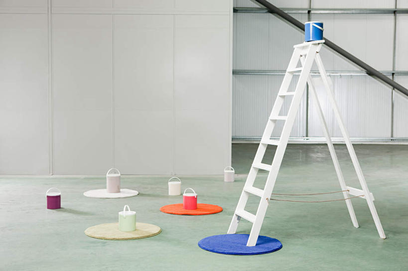 无人,攀登,横图,室内,白天,正面,装修,椅子,许多,阴影,装饰,反射,材料,梯子,铁桶,桶,影子,阶梯,木椅,墙,很多,仓库,装潢,墙壁,墙面,排列,容器,爬,上升,储藏,油漆,保护,涂料,储存,人字梯,登高,摆列,攀爬,彩图,布列,分列,贮存