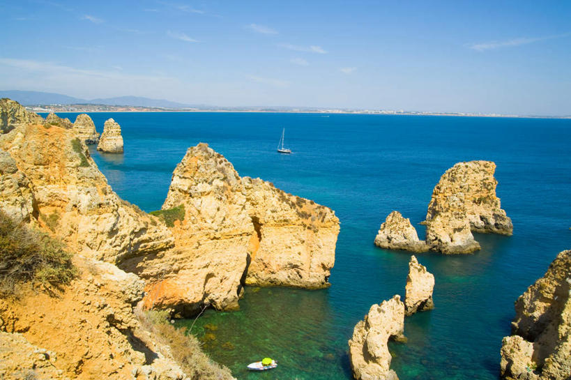 无人,横图,俯视,室外,白天,旅游,度假,海浪,海洋,石头,美景,非洲,尼日利亚,纹路,石子,纹理,景观,浪花,云,云朵,云彩,娱乐,蓝色,白云,蓝天,天空,自然,海水,天,享受,休闲,景色,放松,晴朗,自然风光,海景,肌理,阿非利加洲,拉各斯,尼日利亚联邦共和国,大海,风浪,海,海水的波动,近岸浪,石块,岩石,涌浪,晴空,彩图,高角度拍摄