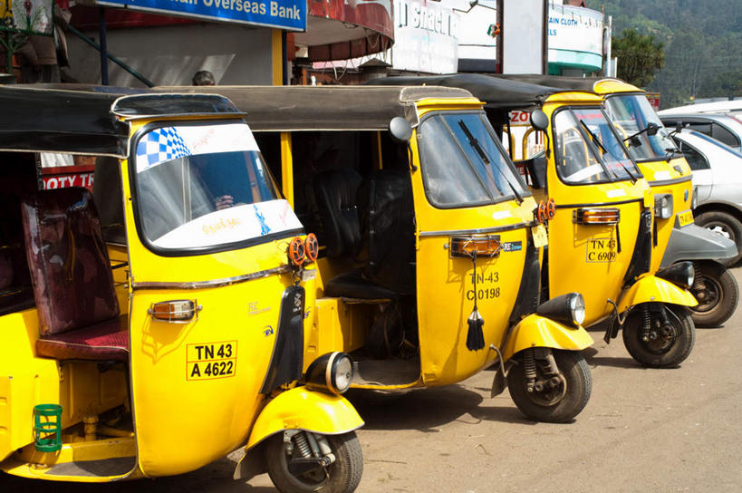 无人,横图,室内,白天,正面,度假,美景,植物,城市风光,城市,印度,亚洲,一排,许多,阴影,整齐,光线,影子,景观,三轮车,很多,娱乐,车,脚踏车,树,树木,排列,黄色,绿色,阳光,自然,交通工具,享受,休闲,景色,放松,生长,成长,队列,载具,南亚,印度共和国,泰米尔纳德邦,泰米尔纳德,彩图
