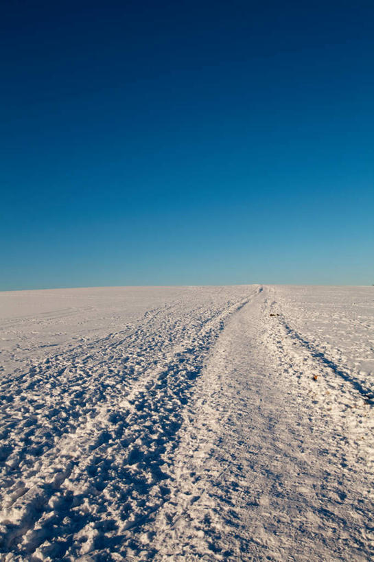 无人,竖图,室外,白天,正面,旅游,度假,美景,山,雪,雪山,大雪,英国,欧洲,阴影,光线,影子,冰,地平线,积雪,景观,山峰,雪景,冬季,冬天,辽阔,地面,山峦,娱乐,英格兰,蓝色,蓝天,天空,阳光,自然,天,享受,休闲,广阔,景色,放松,寒冷,晴朗,一望无际,冰冷,西欧,自然风光,延伸,大不列颠,大不列颠及北爱尔兰联合王国,万里无云,天地相交,严寒,冰凉,酷寒,凛冽,凛凛,极冷,大不列颠联合王国,日不落英帝国,无边无际,一马平川,英吉利,柴郡,晴空,晴空万里,彩图,沃灵顿