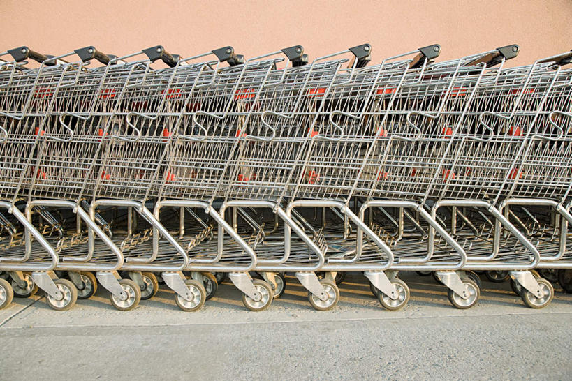 无人,商店,横图,室内,白天,正面,购物,消费,超市,购物车,一排,整齐,墙,墙壁,墙面,车,排列,手推车,金融,百货,便利,存放,队列,载具,选购,贸易,百货公司,快捷,血拼,方便,寄存,寄放,暂存,超级市场,大卖场,彩图,购物商场,购物中心,商业中心