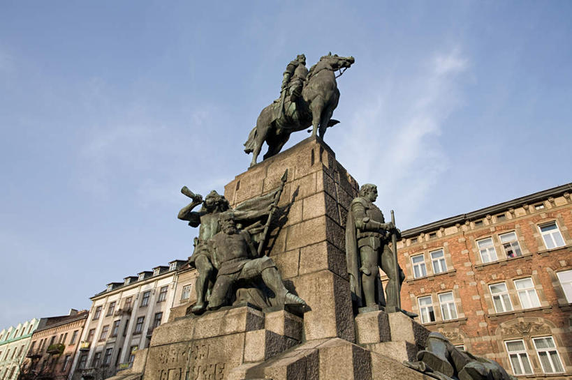 无人,家,横图,室内,白天,仰视,旅游,度假,窗户,标志建筑,地标,建筑,雕塑,欧洲,波兰,阴影,艺术,装饰,光线,雕刻,雕像,影子,房屋,墙,屋子,云,云朵,云彩,娱乐,建设,楼房,玻璃窗,墙壁,墙面,住宅,蓝色,白云,蓝天,天空,阳光,工艺品,天,享受,休闲,旅游胜地,放松,晴朗,纪念,美术,主题,陈列,中欧,功能,美学,波兰共和国,克拉科夫,克拉科夫省,晴空,彩图,低角度拍摄,房子