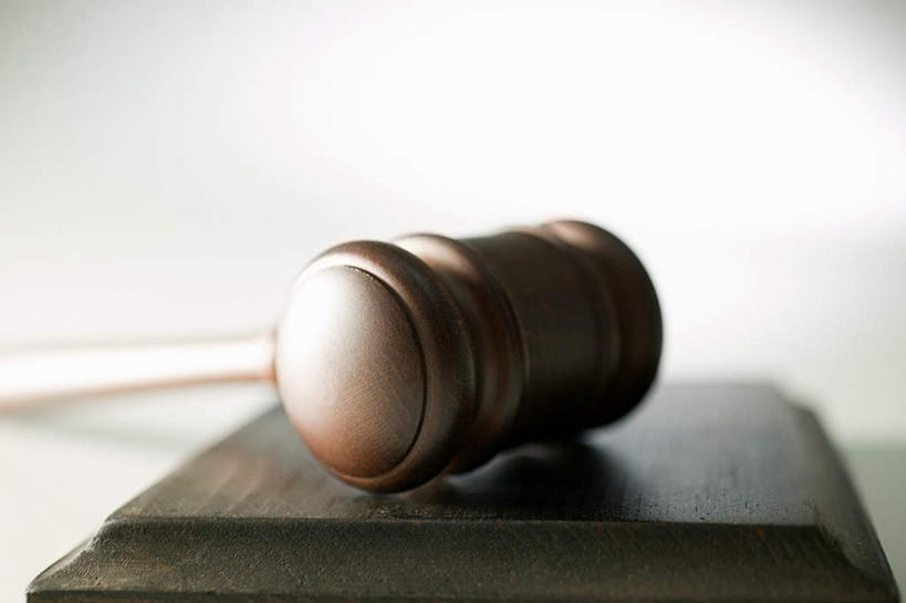 无人,横图,室内,特写,白天,正面,静物,灰色背景,一个,拍卖槌,拍卖锤,摄影,影棚,单个,法槌,法锤,彩图,影棚拍摄,拍摄