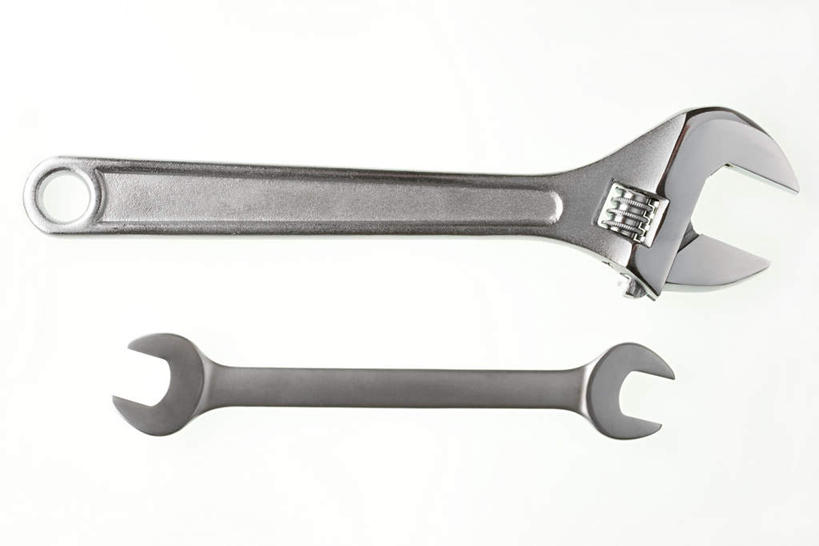 无人,横图,俯视,室内,特写,白天,白色背景,静物,连接,阴影,组合,反射,工具,影子,两个,摄影,影棚,扳手,链接,五金,紧固,拼接,拼凑,拼合,凑集,聚合,撮合,链结,牢固,扳头,呆扳手,开口扳手,彩图,高角度拍摄,影棚拍摄,拍摄