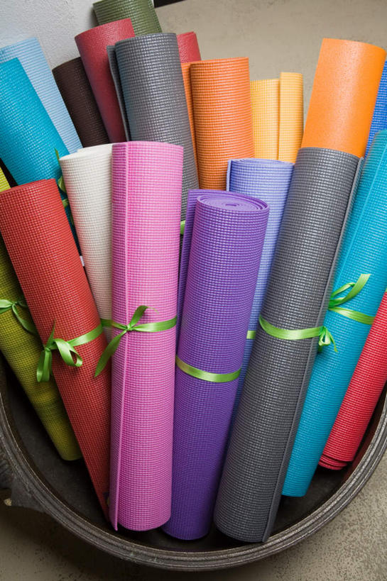 无人,竖图,俯视,彩色,室内,特写,白天,静物,许多,阴影,反射,丝绸,丝带,毯子,桶,影子,塑料,缎带,绸带,一个,绿色,容器,塑料制品,瑜伽垫,垫子,储藏,五颜六色,塑料桶,色彩斑斓,储存,瑜伽毯,五彩缤纷,五彩斑斓,五光十色,彩图,高角度拍摄,贮存