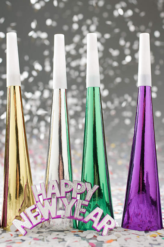 无人,竖图,室内,特写,白天,正面,游戏,静物,玩具,一排,灰色背景,整齐,英文,标志,文字,字符,字母,玩,娱乐,标识,排列,四个,休闲,益智,摄影,影棚,活动,英文字母,队列,发泄,消遣,智力,玩具吹卷,宣泄,吹卷,玩耍,嬉戏,彩图,影棚拍摄,拍摄