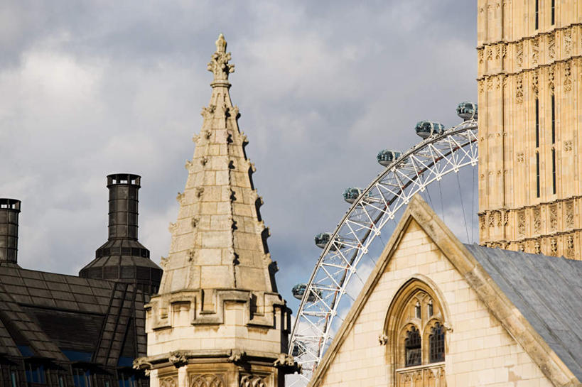 无人,横图,室外,白天,仰视,旅游,度假,游戏,窗户,标志建筑,地标,建筑,英国,欧洲,伦敦,乌云,云,阴天,云朵,摩天轮,首都,玩,云彩,娱乐,建设,伦敦眼,泰晤士河,玻璃窗,天空,天,享受,休闲,旅游胜地,放松,游乐设施,活动,昏暗,阴沉,西欧,发泄,消遣,智力,大不列颠,威斯敏斯特市,大不列颠及北爱尔兰联合王国,费里斯大转轮,宣泄,大不列颠联合王国,日不落英帝国,游艺设施,雾都,千禧之轮,玩耍,嬉戏,彩图,低角度拍摄