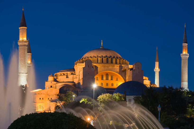 无人,教堂,横图,室外,白天,仰视,旅游,度假,名胜古迹,日落,水,植物,标志建筑,地标,建筑,喷泉,土耳其,亚洲,飞溅,节日,遗迹,溅,液体,景观,水滴,晚霞,霞光,落日,古迹,文化,文物,娱乐,建设,古建筑,水珠,树,树木,绿色,自然,黄昏,品味,祈祷,享受,休闲,健康,旅游胜地,彩霞,放松,许愿,宗教,信仰,生长,成长,纪念,祈求,喷洒,西亚,水景,信念,古文明,美观,圣索非亚大教堂,圣索菲亚教堂,夕照,平安,设计,夕阳,彩图,低角度拍摄,大教堂,礼拜堂,圣索菲亚大教堂,索菲亚教堂,土耳其共和国,斜阳