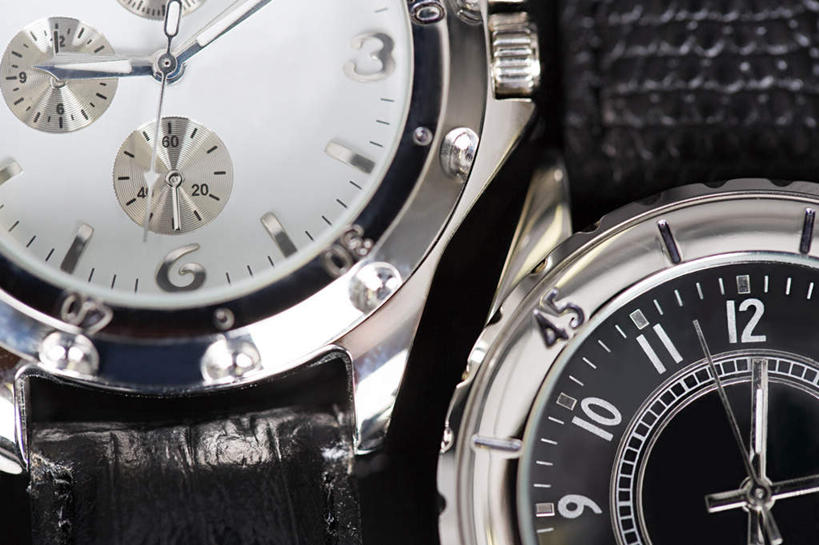 无人,横图,俯视,室内,特写,白天,静物,阴影,时间,反射,标志,时钟,手表,数字,文字,影子,字符,计时,标识,两个,钟表,表,阿拉伯数字,腕表,钟,彩图,高角度拍摄