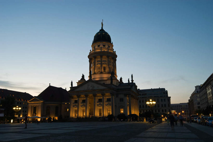 无人,教堂,横图,室外,白天,仰视,度假,美景,日落,城市风光,城市,德国,欧洲,阴影,节日,光线,影子,景观,晚霞,霞光,落日,灯光,首都,文化,娱乐,柏林,黄昏,祈祷,享受,休闲,健康,景色,彩霞,放松,许愿,宗教,信仰,纪念,祈求,西欧,信念,德意志联邦共和国,柏林州,夕照,近卫骑兵露天市集,平安,夕阳,彩图,低角度拍摄,大教堂,礼拜堂,斜阳