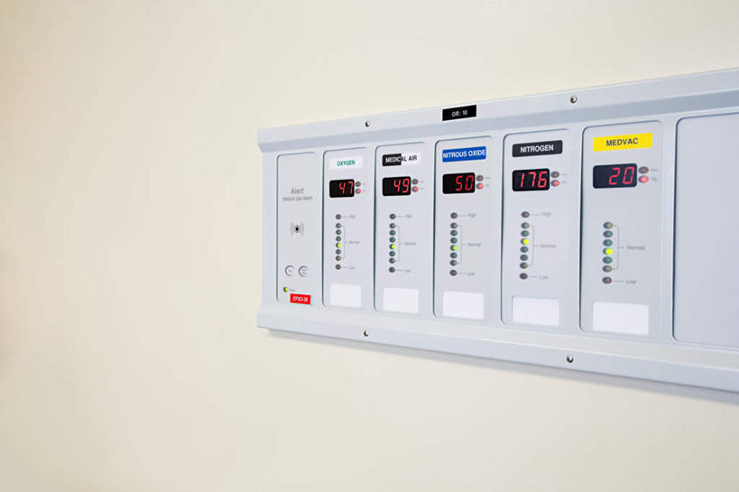 无人,医院,横图,室内,特写,白天,正面,零件,电路,静物,一排,许多,关闭,整齐,墙,开关,墙壁,墙面,排列,按钮,打开,开启,队列,医疗机构,闭合,彩图,病院,诊所