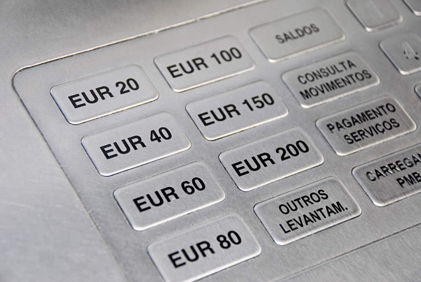 无人,横图,俯视,室内,特写,白天,取款机,零件,电路,静物,一排,关闭,整齐,并列,并排,英文,标志,数字,文字,字符,字母,标识,开关,排列,按钮,打开,阿拉伯数字,英文字母,开启,队列,平行,atm机,自动柜员机,闭合,自动取款机,彩图,高角度拍摄