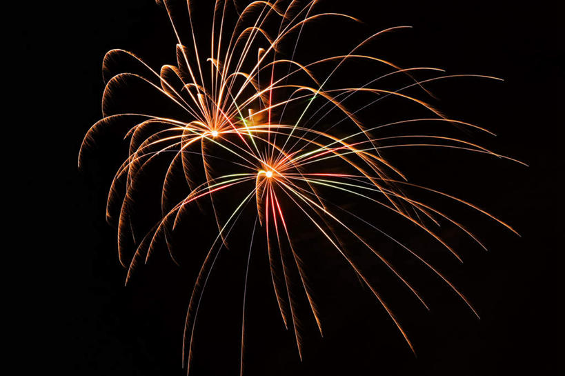 无人,横图,室外,夜晚,仰视,烟火,夜景,春节,节日,庆祝,文化,黑色,天空,焰火,天,庆典,纪念,壮丽,礼花,烂漫,花炮,礼花炮,灿艳,绮丽,绚丽,烟花,彩图,低角度拍摄