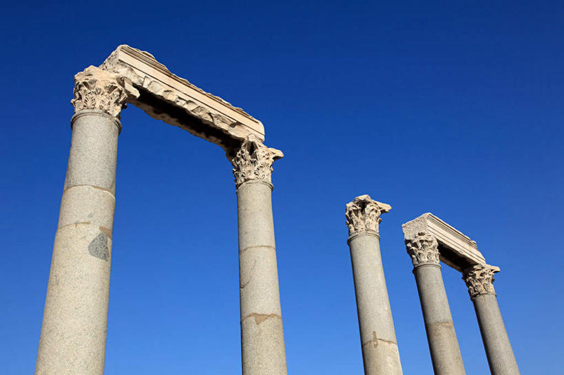 无人,横图,室外,白天,仰视,旅游,度假,名胜古迹,标志建筑,地标,建筑,雕塑,土耳其,亚洲,遗迹,艺术,装饰,雕刻,雕像,柱子,古迹,文物,娱乐,建设,古建筑,石雕,石柱,蓝色,蓝天,天空,工艺品,天,享受,休闲,旅游胜地,放松,晴朗,纪念,美术,主题,西亚,陈列,古文明,万里无云,首府,功能,美学,伊兹密尔,伊兹密尔省,晴空,晴空万里,彩图,低角度拍摄,土耳其共和国