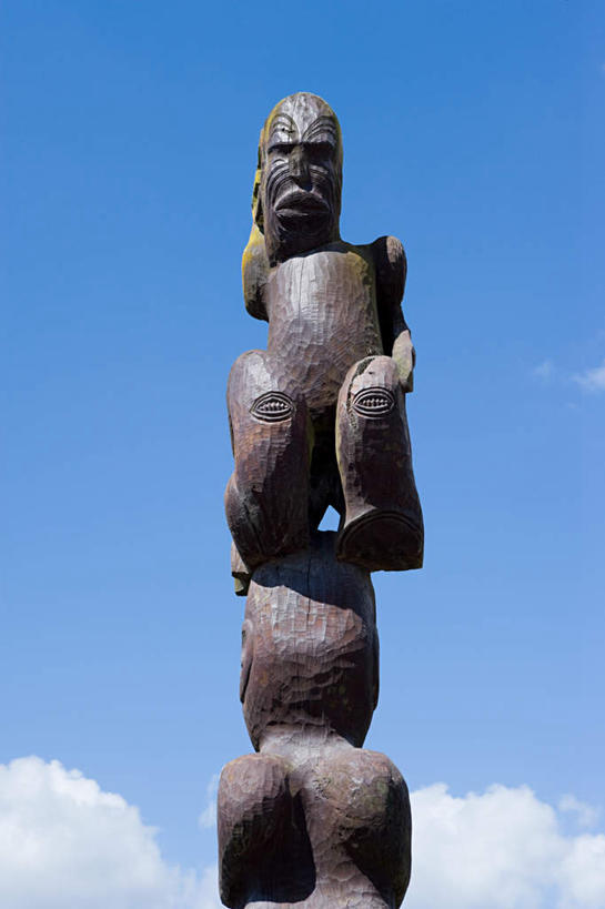 西方人,一个人,无人,站,竖图,室外,白天,仰视,雕塑,欧洲,新西兰,欧洲人,仅一个男性,仅一个人,仅一个中年男性,阴影,艺术,装饰,光线,雕刻,雕像,影子,云,云朵,云彩,注视,蓝色,白云,蓝天,天空,阳光,工艺品,天,观察,看,站着,晴朗,观看,纪念,美术,察看,关注,主题,大洋洲,陈列,功能,美学,纽西兰,长白云之乡,新西兰北岛,罗托鲁阿,罗托鲁瓦,男人,男性,中年男性,白种人,晴空,站立,彩图,低角度拍摄,全身