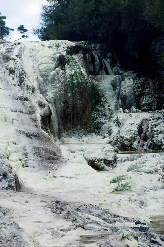 无人,竖图,室外,白天,正面,旅游,度假,石头,美景,山,山脉,温泉,雾,新西兰,沸腾,化学,蒸汽,矿石,石子,景观,山顶,山峰,山峦,水蒸气,雾气,娱乐,自然,晶体,群山,享受,休闲,温暖,景色,放松,泉水,温和,气体,自然风光,大洋洲,沉积岩,蒸发,纽西兰,长白云之乡,新西兰北岛,颠峰,极峰,地热,矿物质,硫磺,硫黄,水成岩,罗托鲁阿,罗托鲁瓦,陶波,石块,岩石,彩图