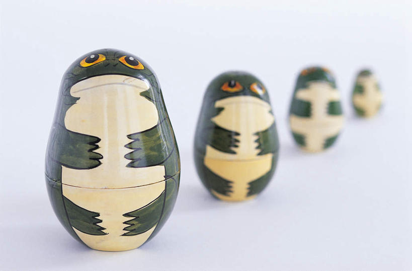 无人,横图,俯视,室内,特写,白天,白色背景,爱情,游戏,桌面,桌子,静物,玩具,一排,艺术,整齐,木制,玩,文化,娱乐,排列,木制品,休闲,益智,摄影,影棚,活动,空心,队列,发泄,消遣,智力,亲情,套娃,俄罗斯套娃,宣泄,思念,玩耍,嬉戏,彩图,高角度拍摄,影棚拍摄,拍摄,俄罗斯文化