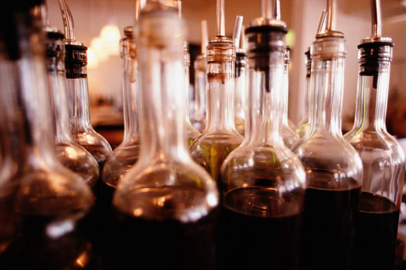 咖啡,无人,餐厅,横图,室内,特写,白天,正面,一堆,许多,阴影,堆叠,堆积,朦胧,模糊,反射,粉末,罐子,影子,玻璃制品,排列,玻璃瓶,瓶子,粉,堆,咖啡粉,粉状,粉剂,摆列,彩图,餐馆,饭店,饭馆,布列,分列