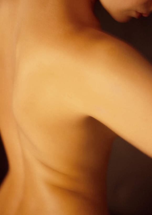 西方人,一个人,站,竖图,室内,特写,白天,欧洲,欧洲人,仅一个年轻女性,仅一个女性,仅一个人,裸露,背面,站着,身体,摄影,影棚,赤裸,裸,年轻女性,女人,女性,白种人,半身,彩图,影棚拍摄,拍摄