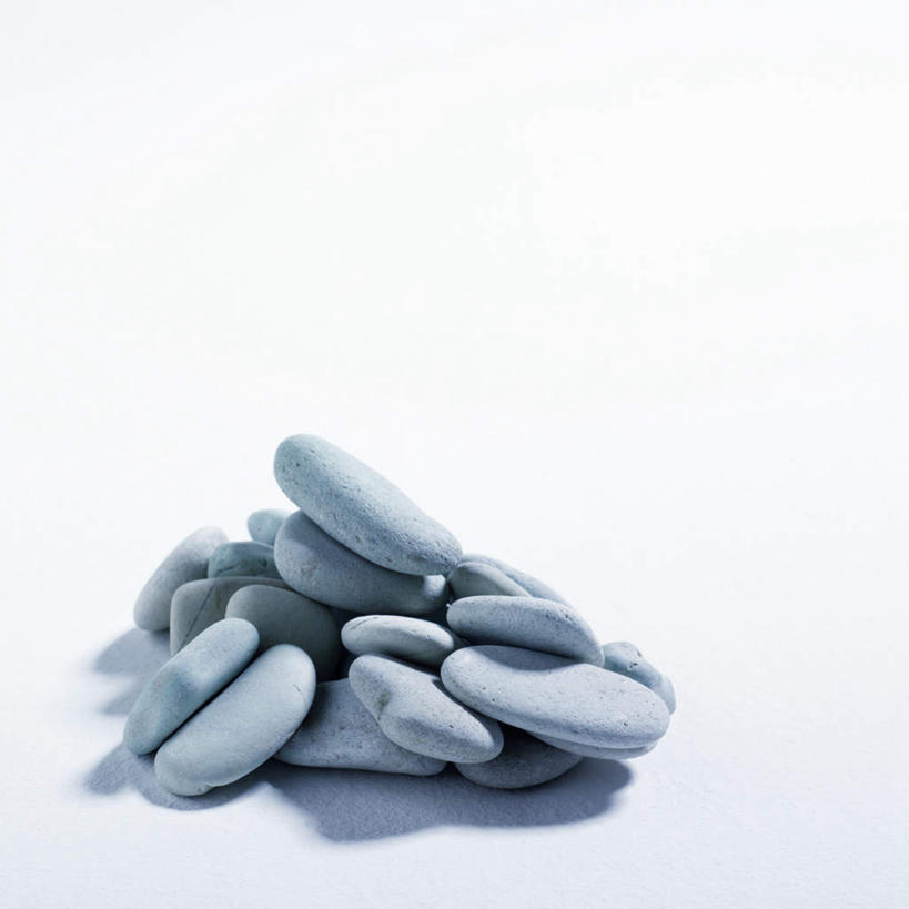 无人,方图,俯视,室内,特写,白天,白色背景,石头,静物,一堆,许多,阴影,堆叠,堆积,反射,石子,影子,鹅卵石,摄影,影棚,堆,按摩石,石块,彩图,高角度拍摄,影棚拍摄,拍摄