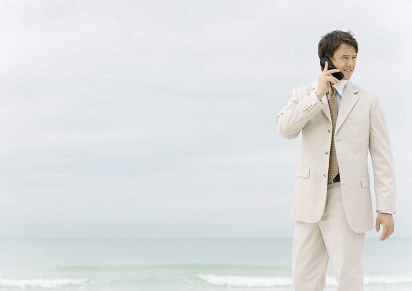 西方人,一个人,商务人士,商务男性,站,打电话,横图,室外,白天,正面,衬衫,西装,成功,合作,信心,海洋,电话,手机,欧洲,欧洲人,仅一个男性,仅一个人,握,套装,正装,水平线,云,云朵,辽阔,领带,海平线,拿,云彩,拿着,职业装,通讯设备,仅一个年轻男性,蓝色,白色,白云,蓝天,天空,海水,天,站着,广阔,握着,晴朗,一望无际,领导,成就,商务装,领袖,海景,工薪阶层,无边无际,一马平川,交流,男人,男性,年轻男性,白种人,白领,上班族,大海,海,晴空,沟通,通话,站立,半身,彩图,衬衣,水天相接,水天一线