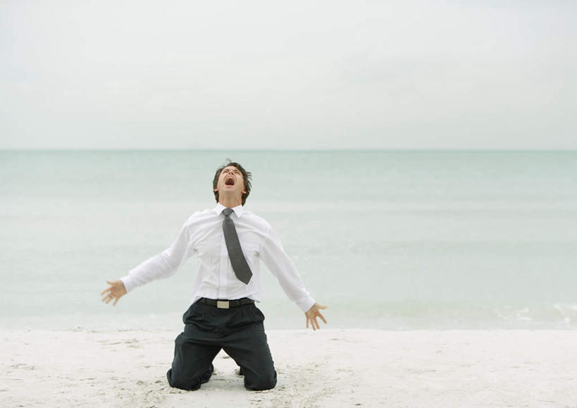 西方人,一个人,商务人士,商务男性,跪,伸展双臂,横图,室外,白天,正面,衬衫,快乐,兴奋,骄傲,成功,胜利,海浪,海洋,沙滩,欧洲,欧洲人,仅一个男性,仅一个人,套装,沙子,海岸,浪花,水平线,海平线,沙地,仅一个年轻男性,蓝色,蓝天,天空,海水,天,张嘴,自信,喊,晴朗,喊叫,商务装,张大嘴巴,海景,工薪阶层,叫喊,万里无云,男人,男性,年轻男性,白种人,白领,上班族,大海,风浪,海,海水的波动,海滩,近岸浪,涌浪,晴空,晴空万里,张开嘴,敞开双臂,跪着,伸开双臂,抬头,仰头,展开双肩,张开手臂,张开双臂,彩图,全身,衬衣,欢乐,开心