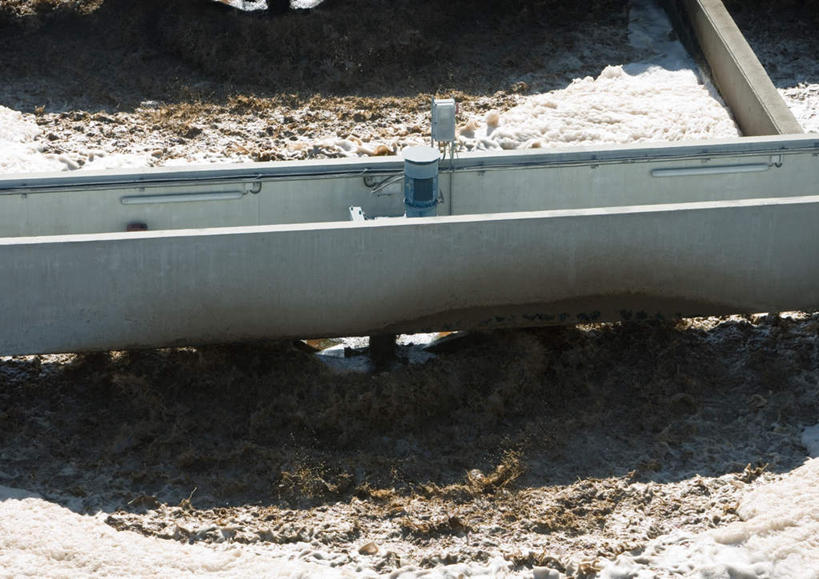 无人,工厂,横图,俯视,室外,特写,白天,建筑,阴影,环保,光线,结构,影子,地面,阳光,工业,能源,污染,生态,回收,污水,资源,利用,低碳,循环,造纸厂,持续,环境污染,清洗,洗涤,彩图,高角度拍摄,工地,制造厂