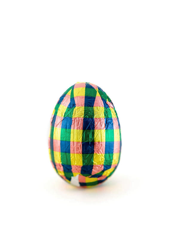 点心,无人,竖图,室内,特写,白天,白色背景,正面,礼物,复活节,节日,庆祝,包装,蛋,食品,甜点,甜品,文化,食物,糕点,一个,甜食,庆典,摄影,锡纸,影棚,单个,纪念,复活节彩蛋,彩图,影棚拍摄,拍摄