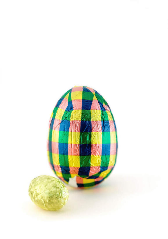 点心,无人,竖图,室内,特写,白天,白色背景,正面,礼物,复活节,节日,庆祝,包装,蛋,食品,甜点,甜品,文化,食物,糕点,一个,甜食,庆典,摄影,锡纸,影棚,单个,纪念,复活节彩蛋,彩图,影棚拍摄,拍摄