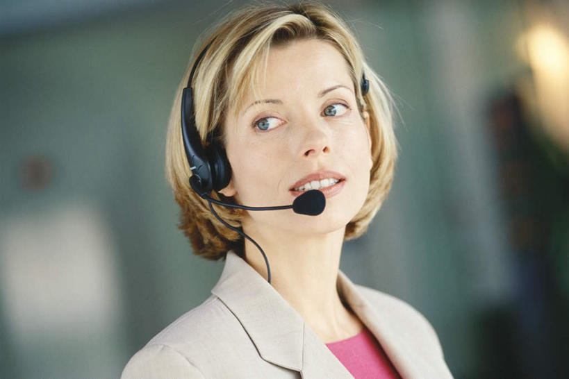 西方人,一个人,商务人士,商务女性,站,横图,室内,白天,正面,欧洲,欧洲人,仅一个女性,仅一个人,套装,话务员,耳机,耳麦,话筒,站着,仅一个中年女性,麦克风,商务装,工薪阶层,客服人员,电话销售,女人,女性,中年女性,白种人,白领,接线员,上班族,站立,半身,彩图