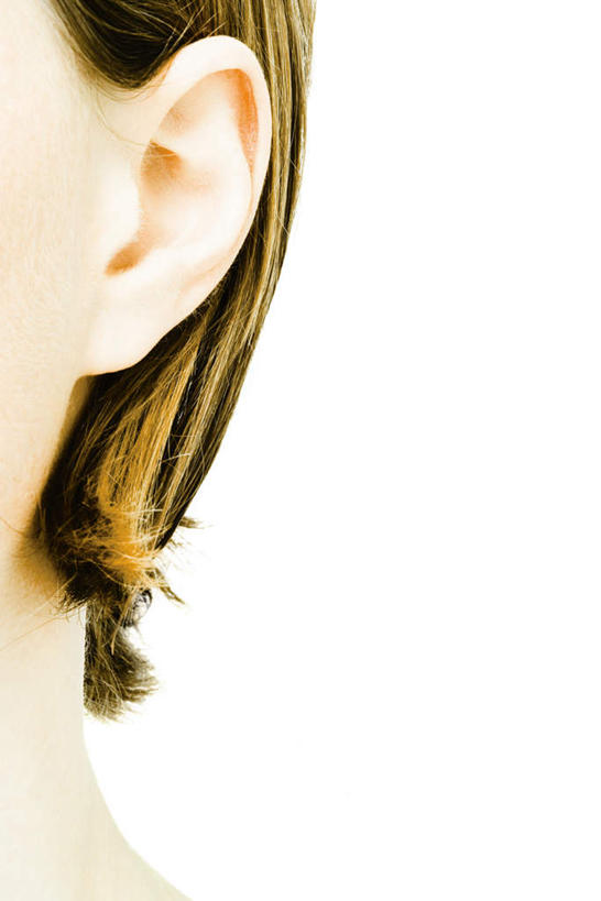 西方人,耳朵,一个人,竖图,室内,特写,白天,白色背景,正面,欧洲,欧洲人,仅一个年轻女性,仅一个女性,仅一个人,摄影,影棚,年轻女性,女人,女性,白种人,耳,耳部,半身,彩图,影棚拍摄,拍摄